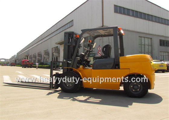 ประเทศจีน Sinomtp FD50 Industrial Forklift Truck 5000Kg Rated Load Capacity With ISUZU Diesel Engine ผู้ผลิต