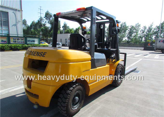 Sinomtp FD50 Industrial Forklift Truck 5000Kg Rated Load Capacity With ISUZU Diesel Engine
